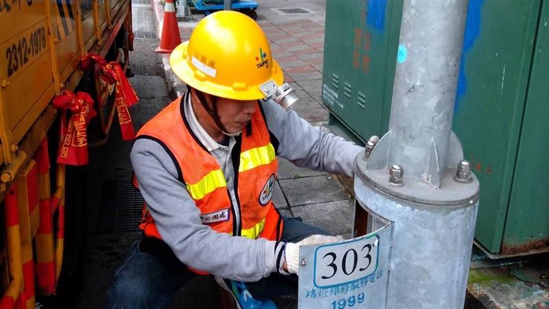 春節無休！台北「路燈守護人」護17萬盞燈