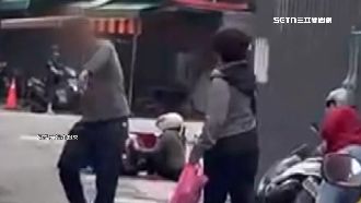 醉男狠踹71歲嬤　遭買菜哥辣椒水制伏
