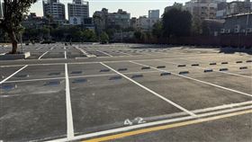 北市一殯改建停車場  春節初一至初五免費停車台北市殯葬管理處23日表示，台北市第一殯儀館拆除後空地改建的平面停車場落成，將在春節啟動試營運，初一至初五提供小客車免費停車。（台北市殯葬處提供）中央社記者陳昱婷傳真  114年1月23日