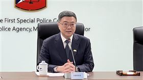 行政院院長卓榮泰於今天（23日）視察165專線慰勉員警，感謝165專線及全國警察同仁於春節期間堅守崗位，讓國人能夠安心過好年。