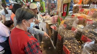 年貨大街比拚　迪化、三鳳中街乾貨熱銷