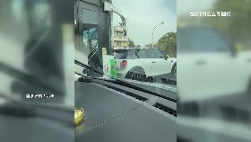 文 公車逼車攔1800