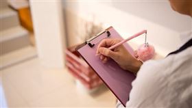 員工,服務生,店員（示意圖／Pixabay)
