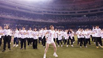 鴻海大狂歡！劉揚偉：今年營收將再創新高