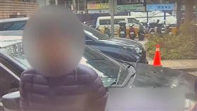 狠毒酒店幹部，因討不到酒錢，竟從無辜人身上加倍討。（圖／翻攝畫面）