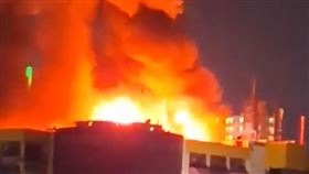 ▲印尼雅加達「格洛多克廣場」大火，奪走6條人命，8人失蹤。（圖／翻攝X）