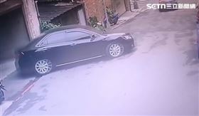 天道盟軍師川園在自家被同理會成員擄走後打斷腿。（圖／翻攝畫面）