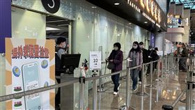 桃園機場25日旅運15萬7千人次，創疫情後最高紀錄，上午出境尖峰整體秩序順暢。（圖／桃園機場公司提供）