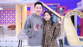 余祥銓跟柔柔談過年計畫。（圖／記者鄭孟晃攝影）