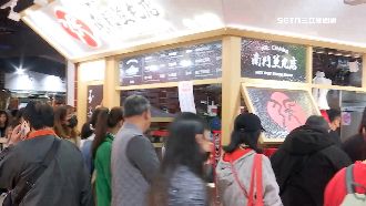 南門市場蛋餃雙雄　民眾：現做願排1小時