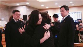 蔡英文出席林惺嶽家祭（圖／林惺嶽家屬提供）