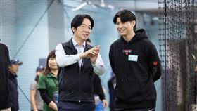 賴清德、陳傑憲等職棒球星出席「2024中職球員工會回饋列車」（圖／總統府提供）春節留稿，1月29日中午12點後才能用