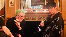 周杰倫和GD合照。（圖／杰威爾提供）