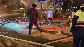 楊梅,休息站,自撞,火燒車（圖／翻攝畫面）