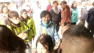 打造宜居故鄉　林岱樺偕陳其邁湖內拜年