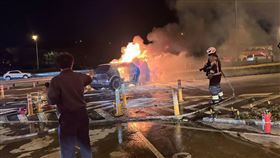 楊梅休息站,命危,自撞,電動車（圖／翻攝畫面）