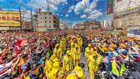 ▲榮獲2024歐洲攝影獎八金獎，「白沙屯拱天宮 媽祖進香」。（圖／翻攝自臉書存摺攝影）