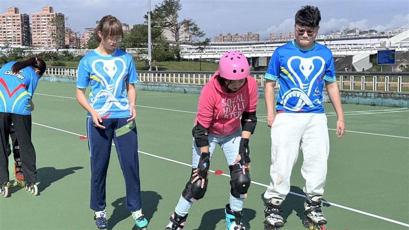 跌倒不用怕！陽光運動公園溜冰場全新完工