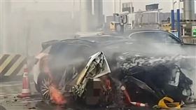 中國杭州2023年也曾發生電動車自撞起火事故。（圖／翻攝自微博）

