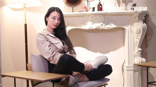 新北燈會陳忻玥演出　狂粉卡逃生道被帶走