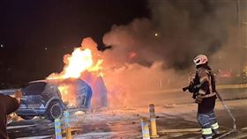 楊梅休息站,命危,自撞,電動車（圖／翻攝畫面）