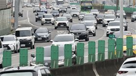 春節出遊避免塞車　公路局提醒先查交通（2）公路局表示，26日為春節連假第2天，9天春節連假車流較往年分散，許多民眾規劃出遊，建議出發前可先查詢交通狀況再出發，避免塞在車陣中。圖為26日上午國道1號五股北上車流情形。中央社記者張皓安攝　114年1月26日