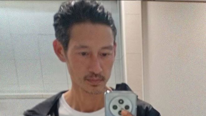 唐治平開社群帳號！曝「惡魔之眼」自拍照