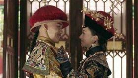 《延禧攻略》中的乾隆皇帝非常喜愛令妃。（圖／翻攝自劇照）