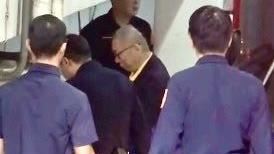 ▲柯文哲剃光頭抵北檢應訊