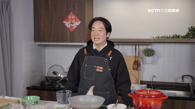 賴清德挑戰做寵物年菜　小英合體樂樂拜年