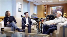 張忠謀首度登上Podcast，接受美國科技類Podcast節目Acquired的專訪。（圖／翻攝自YouTube＠Acquired）