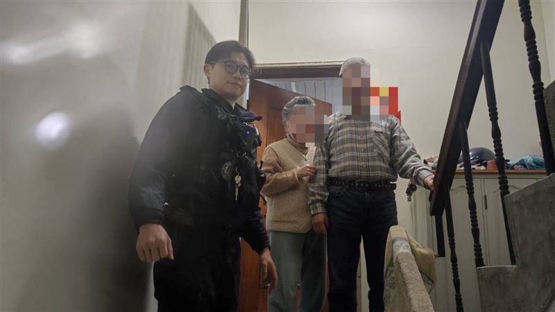 失智婦忘了回家路　公車站徘徊警助返家