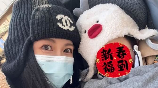 被爆嫁上海醫師！41歲愷樂除夕夜攜子發聲