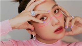 吳映潔當媽媽後第一個過年。（圖／翻攝自吳映潔臉書）