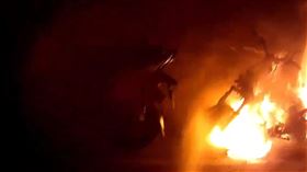 火燒車,炮竹,煙火,汽車,新竹（圖／翻攝畫面）