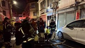 桃園,平鎮,透天厝,竄火,受困,