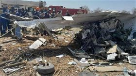 一架載有多名石油工人的小型飛機，29日上午在蘇丹墜毀。（圖／翻攝Ｘ）