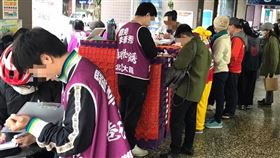 民團曝罷免李彥秀連署書已經破2萬3000份（圖／港湖除銹民團提供）