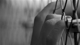 坐牢，被關，聾子，狗籠，受困，綁架（示意圖／翻攝自Pixabay）