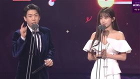 李珠珢登上SBS演藝大賞擔任頒獎人。（圖／翻攝自SBS YouTube）