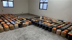 豐原納骨堂因地震櫃位受損  骨灰罈暫放地面台中市豐原區觀音山納骨堂受0403花蓮地震影響，部分櫃位受損移位，民政局指出，施工期間秉持尊重先人及安全原則，暫時將受損櫃體內的骨灰罐集中安置於塔內一隅，工程預計今年12月完工，完工後將儘速將骨灰罈歸位。（民眾提供）中央社記者趙麗妍傳真  113年10月15日