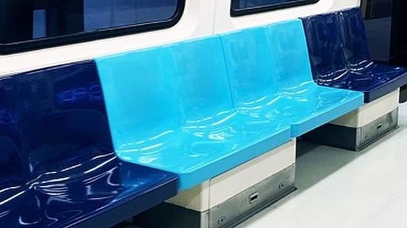 捷運上躺文件夾「我要到淡水」網：靈異？