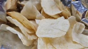 美國回收知名洋芋片  食藥署：台灣無輸入紀錄美國食品藥物管理局（FDA）回收知名洋芋片品牌樂事（Lay's）生產商菲多利（Frito-Lay）公司旗下一款13盎司「派對分享包」（Party Size）經典薯片。衛福部食藥署30日表示，經確認這款洋芋片並未輸入台灣。圖為示意圖。中央社記者陳婕翎攝  114年1月30日