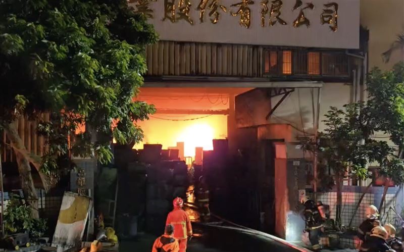 年初二高雄工廠無上班無開工！陷全面燃燒