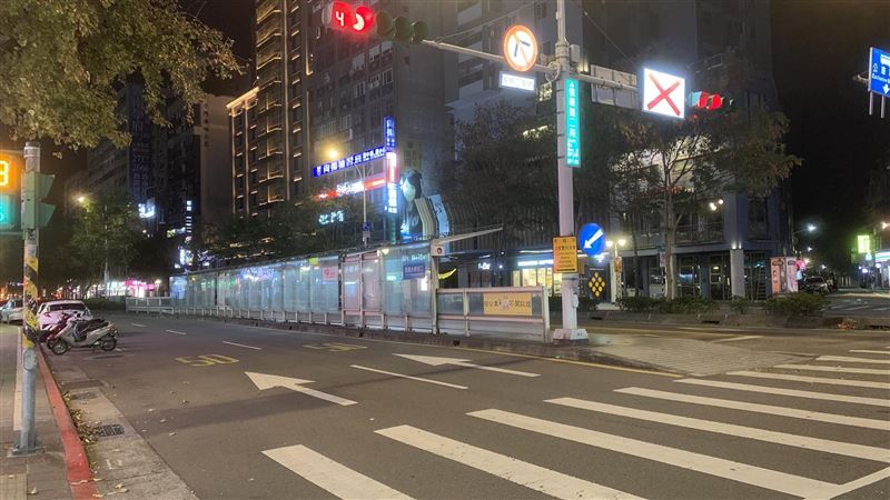 初一經永康街！她「拍街景畫面」全場驚呆
