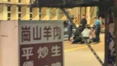 兒放鞭炮傷人里長加入舌戰　雙方打成一團