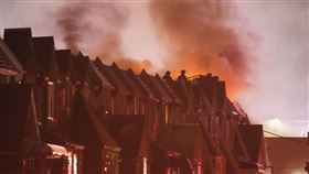 美國費城一架小飛機在購物中心附近墜毀。（圖／美聯社／達志影像）