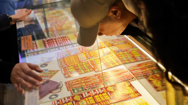 中100萬！刮20張沒大獎後「全家做2事」中