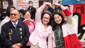 吳思瑤與蕭美琴到關渡宮走春（圖／翻攝自吳思瑤threads）