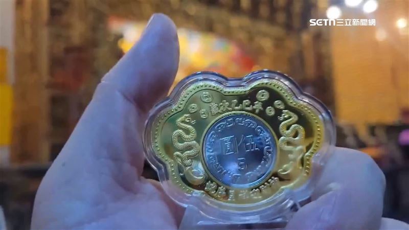 年初四迎財神！信徒花11小時排領「錢母」